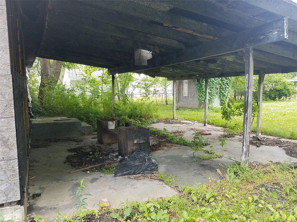 2nd image of 306 N Indianola St