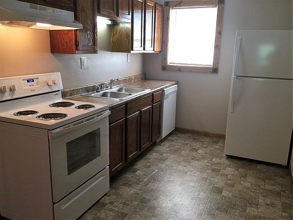2nd image of 130 Emerald Pt APT 3