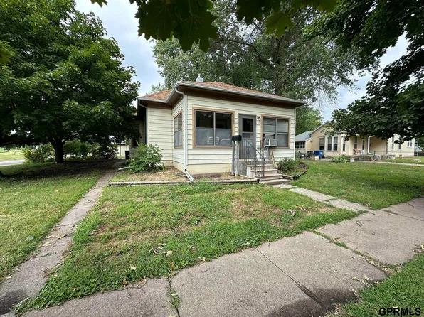 1005 Oak Ave, Crete, NE 68333