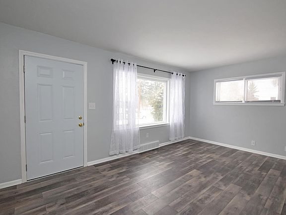 4th image of 5060 Fairfield Ave