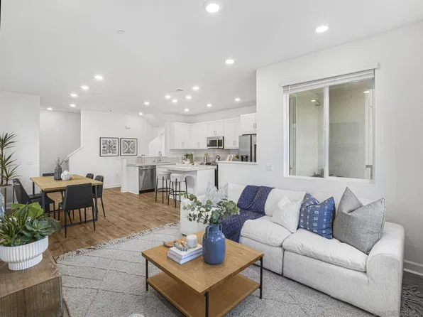 828 Makani St Unit 2, Chula Vista, CA 91911