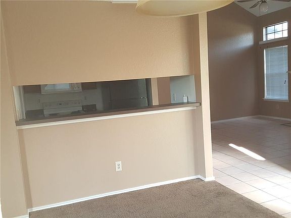3rd image of 833 Brockden Dr