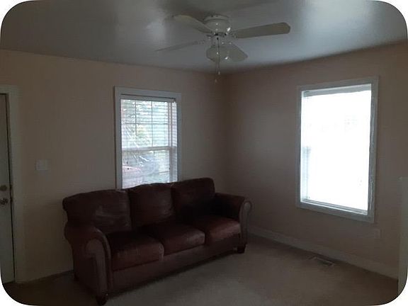 4th image of 210 McKinley St