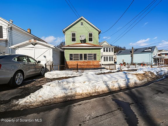 2nd image of 30 Coal St