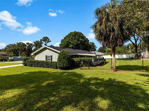 3rd image of 728 Orange Valley Ln
