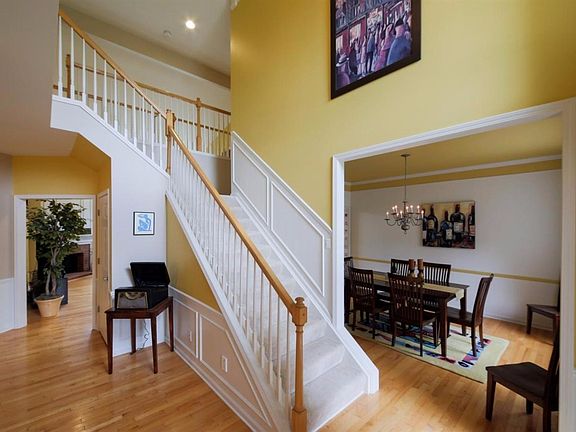 4th image of 8802 Lakeway Ct