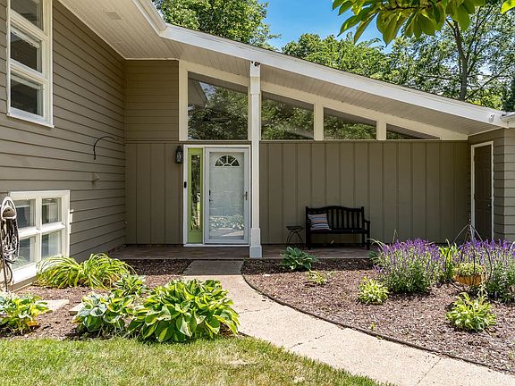 4th image of 3319 Landstrom Rd