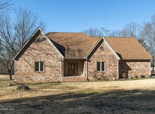 327 Getwell Rd, Hernando, MS 38632