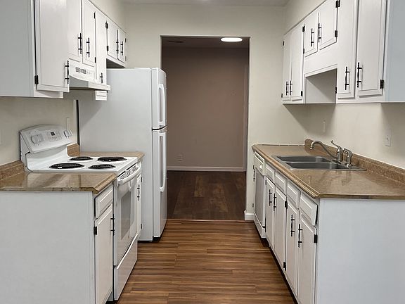 4th image of 9149 Cedarpark Ln APT A