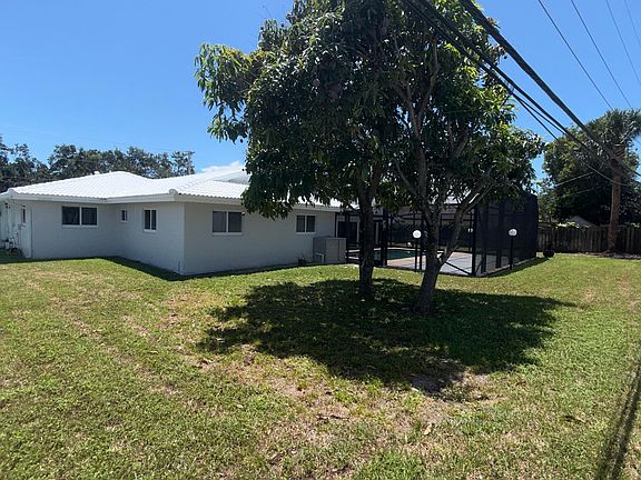 4th image of 4755 NE 23rd Ave