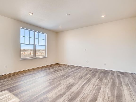 5th image of 1263 Black Haw St