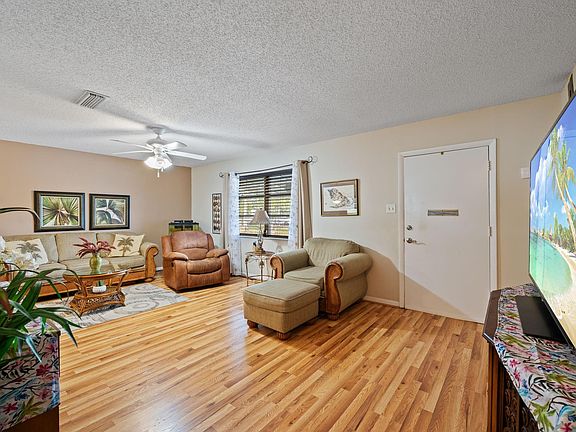 4th image of 1540 NW 70th Terrace