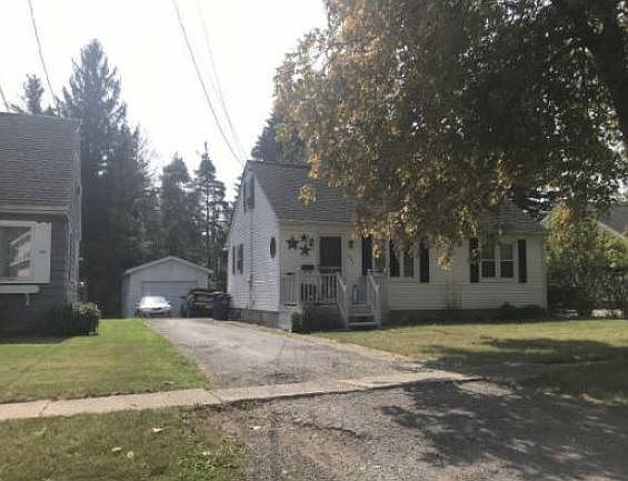 2nd image of 694 Walnut St