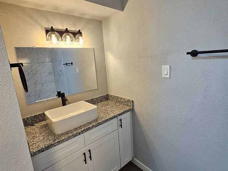 6847 Flamingo Dr — Photo 10