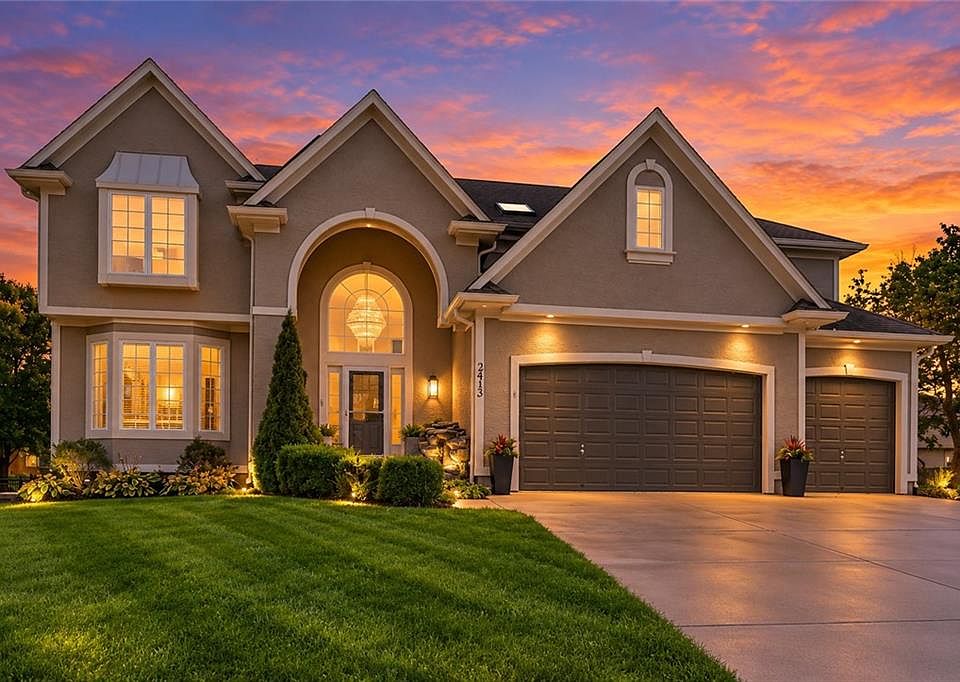1st image of 2413 SW Regency Dr