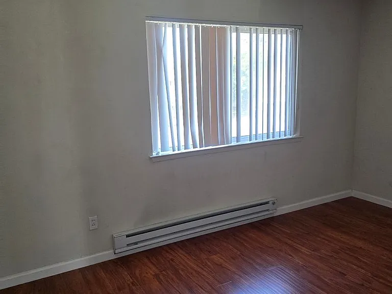 4033 Hamilton Ave #E7 — Photo 2
