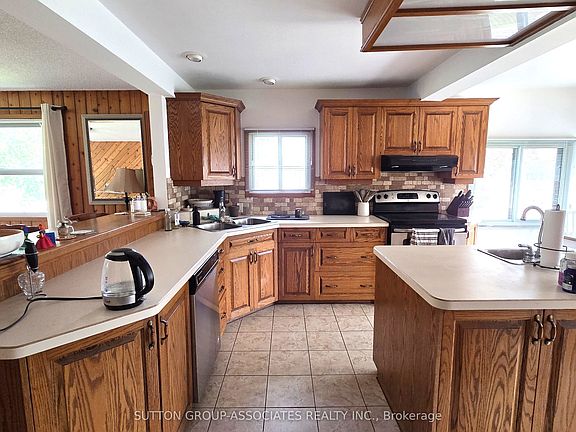 5th image of 1099 Poplar Rd