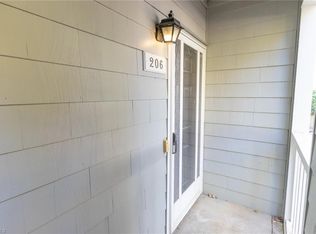206 Oakwood Ct, Winston Salem, NC 27103
