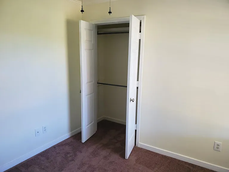 311 Green Meadow Dr — Photo 8
