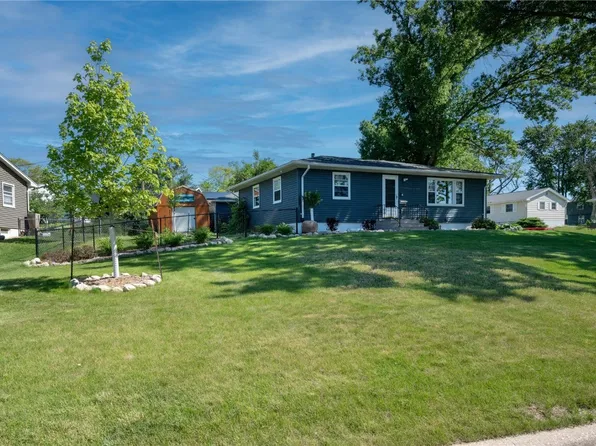 2104 Richard Dr NE, Cedar Rapids, IA 52402