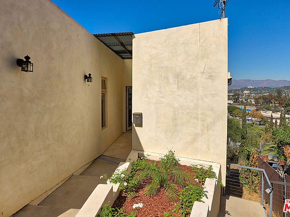 2nd image of 2562 Corralitas Dr
