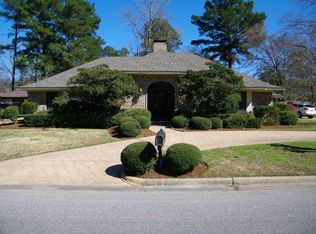 909 Champions Dr, Lufkin, TX 75901
