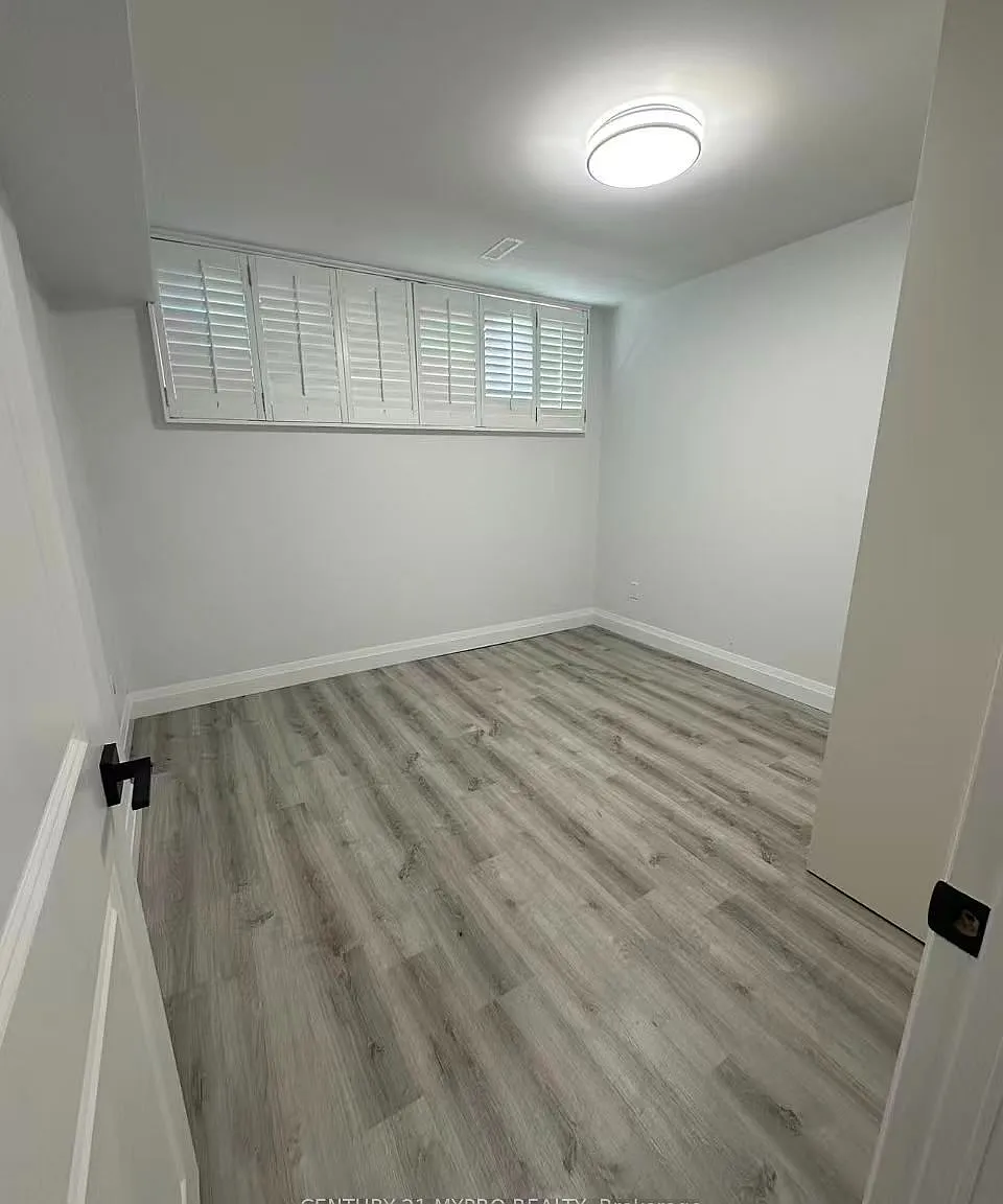 4 bed, $3,000 — Photo 2