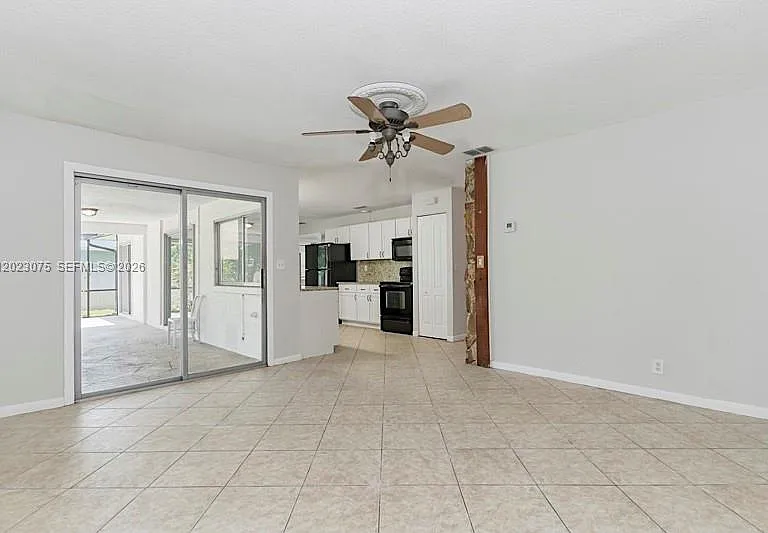 3910 NW 4th Ct — Photo 13