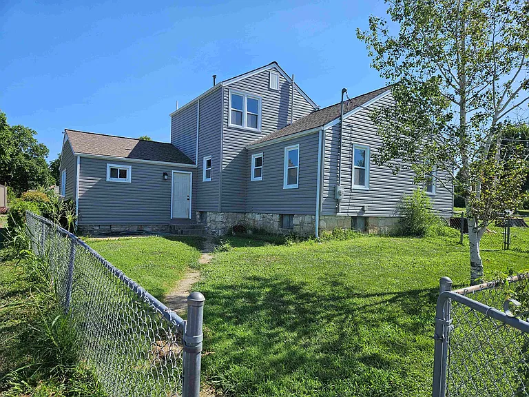 5730 Flint St — Photo 15