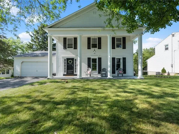 306 Pear Tree Dr, Camillus, NY 13031