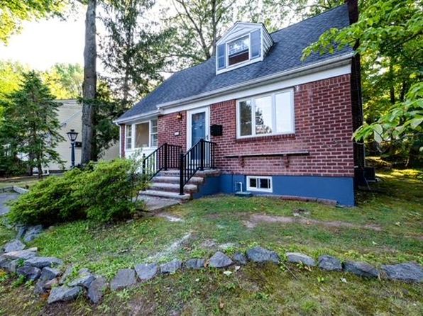 45 Roosevelt St, Cresskill, NJ 07626