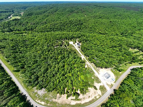 2nd image of 321 Ridgetop Rd