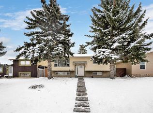 1059 N Pinecliff Dr NE, Calgary, AB T1Y3W8