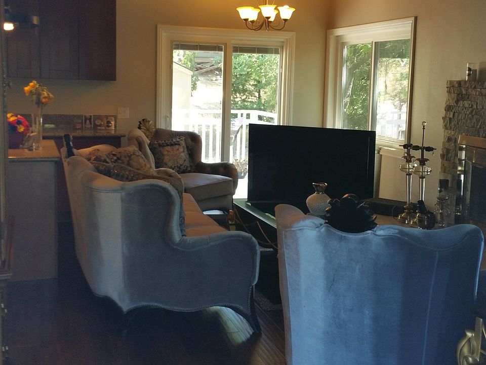 2nd image of 460 Clubhouse Dr