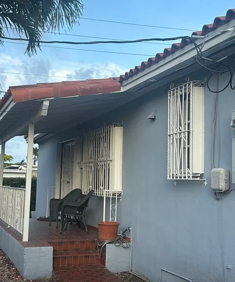 300 SW 55th Ave — Photo 7