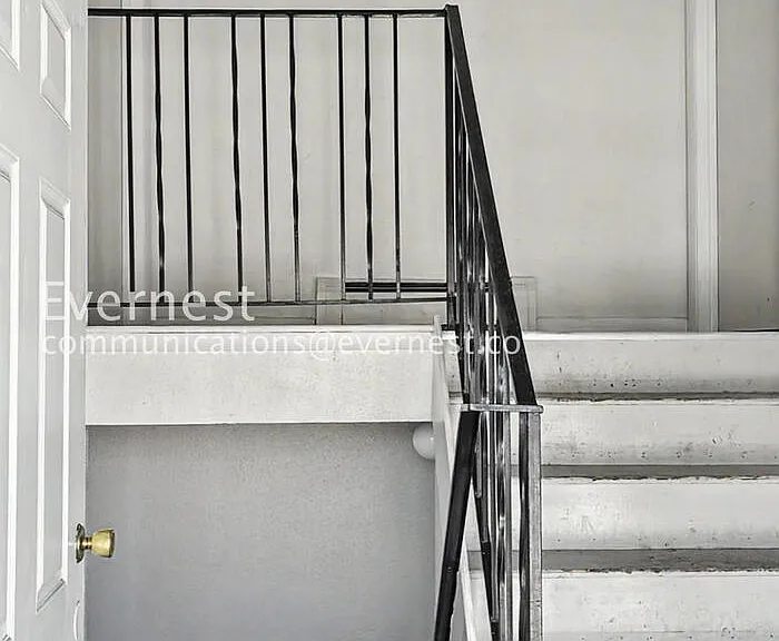 1305 Burton Ct #4 — Photo 27
