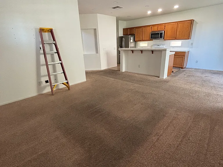 4417 Lakeview Ct — Photo 9