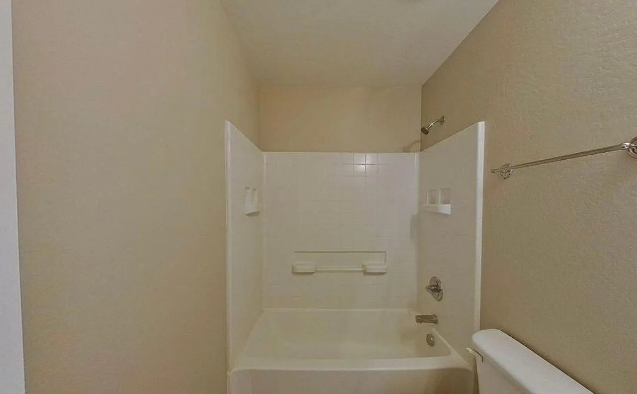 1678 S Wooten St — Photo 2