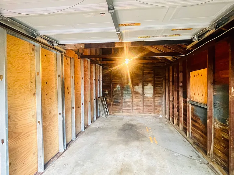 1 car garage