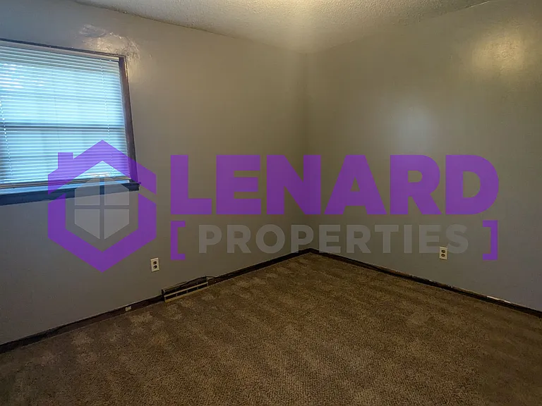 1004 E Auburn Pl — Photo 15