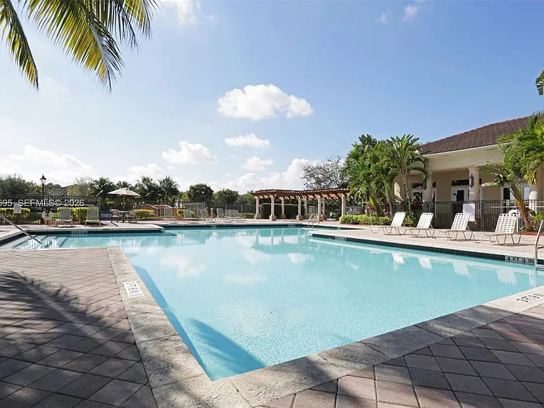 2501 Centergate Dr #203 — Photo 22