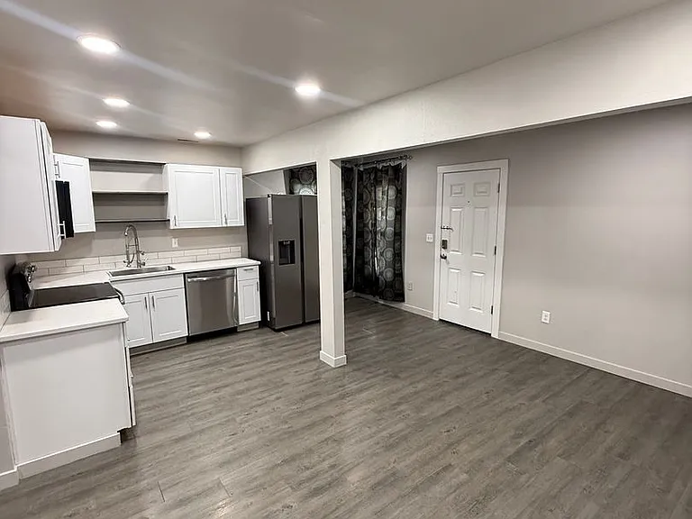26 E 3rd Ave — Photo 2