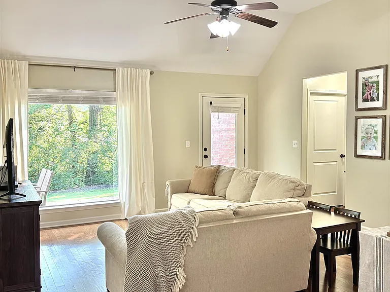 6399 William Hill Dr — Photo 7