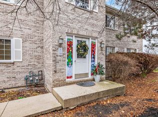323 Stonington Pl #323, South Elgin, IL 60177