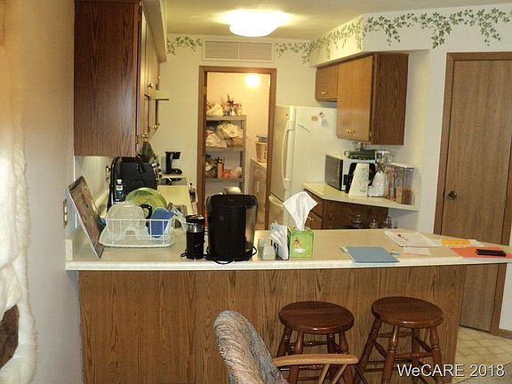 4th image of 176 Hartford Ct