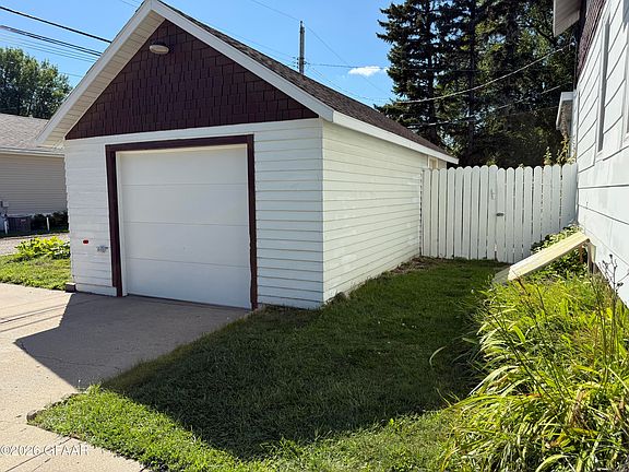 5th image of 1015 N 20th St