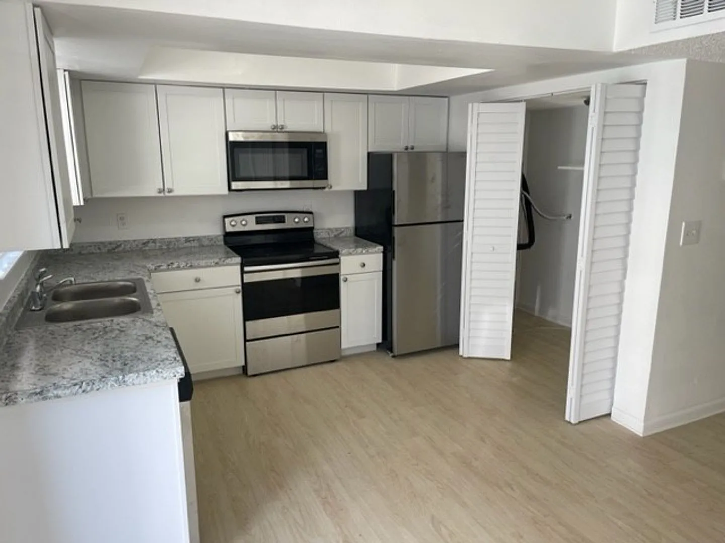 2254 W. New Haven Avenue — Photo 4