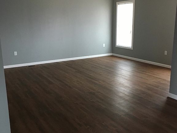 3rd image of 114 Wood Ln #114
