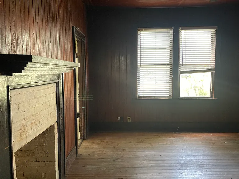 305 J.t. Polk Dr — Photo 33