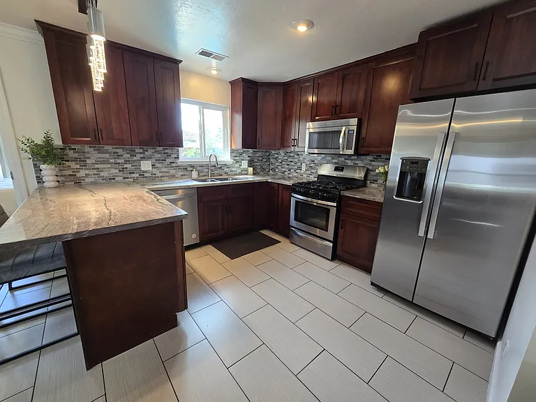 576 Pomeroy Ave — Photo 21